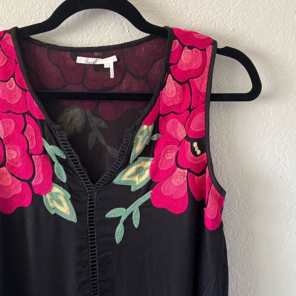 Anthro Floreat Embroidered Sleeveless Split Neck Top - Picture 2 of 8